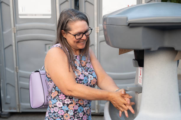 Best Portable toilet rental cost  in Waynesburg, OH